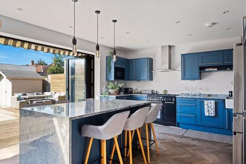 31 Blakes Avenue, New Malden, KT3 6RJ