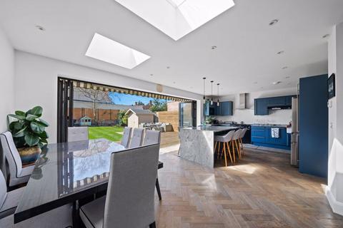 31 Blakes Avenue, New Malden, KT3 6RJ