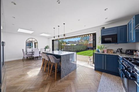 31 Blakes Avenue, New Malden, KT3 6RJ