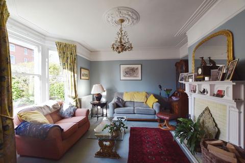 25 Bourne Avenue, Salisbury, SP1 1LP