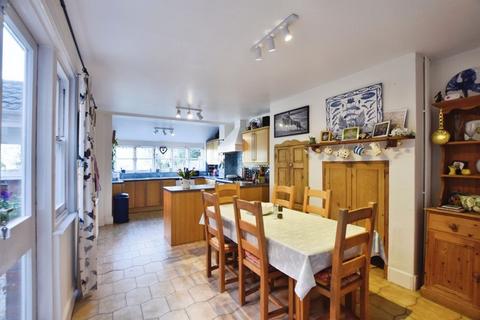 25 Bourne Avenue, Salisbury, SP1 1LP