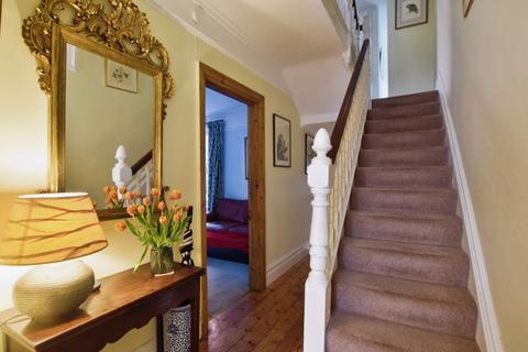 25 Bourne Avenue, Salisbury, SP1 1LP