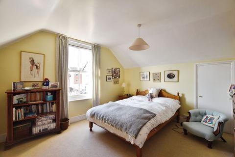 25 Bourne Avenue, Salisbury, SP1 1LP