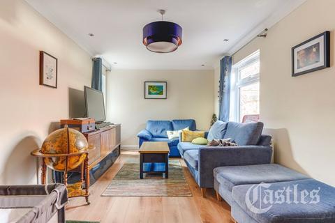 4 bedroom semi-detached house for sale, Whitmore Close, London, N11
