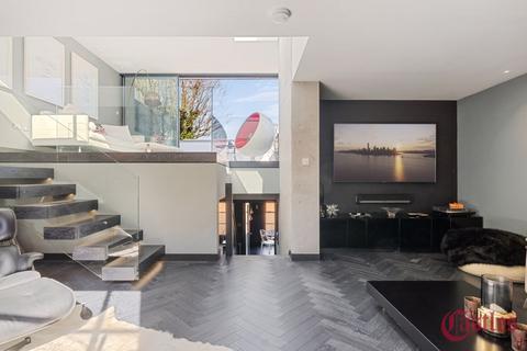 2 bedroom detached house for sale, Hill Gate Walk, N6