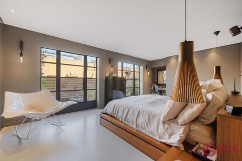2 bedroom detached house for sale, Hill Gate Walk, N6