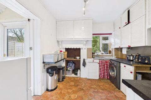 3 bedroom house for sale, Dracaena Avenue, Falmouth - Sizeable property