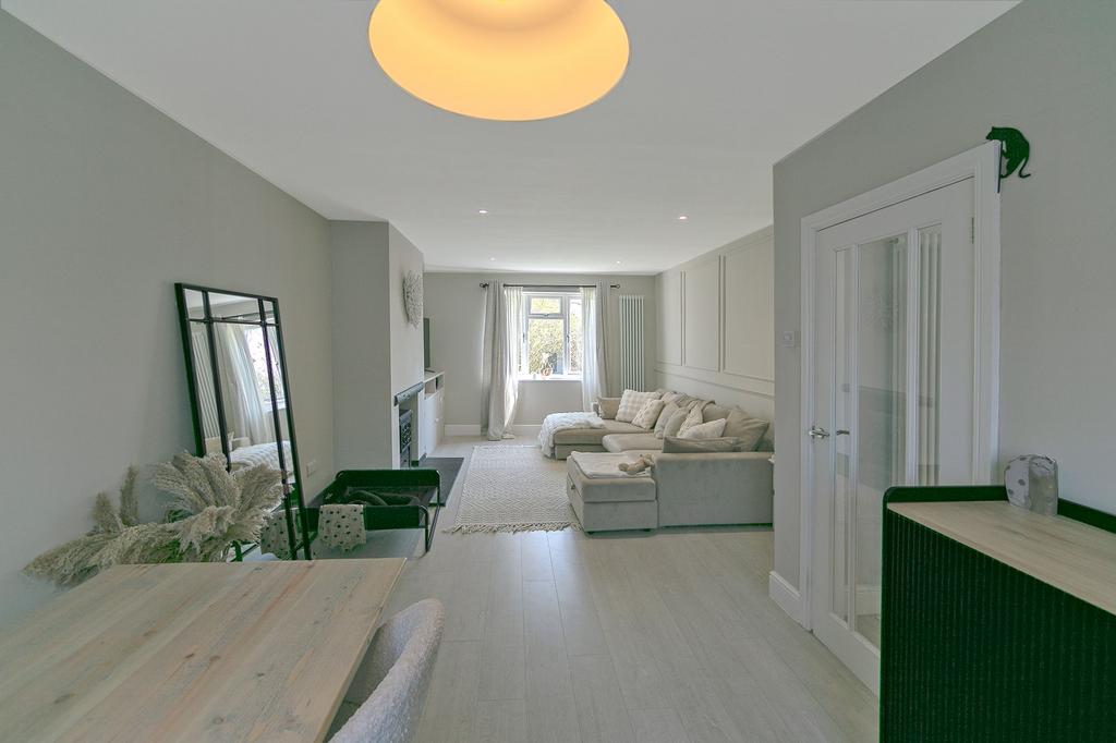 Lounge / Dinning Room