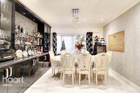 5 bedroom semi-detached house for sale, Queens Road, Hayes