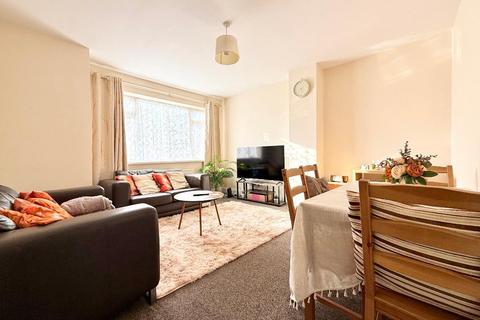 undefined, Waller Avenue, Challney, Luton, Bedfordshire, LU4 9RP