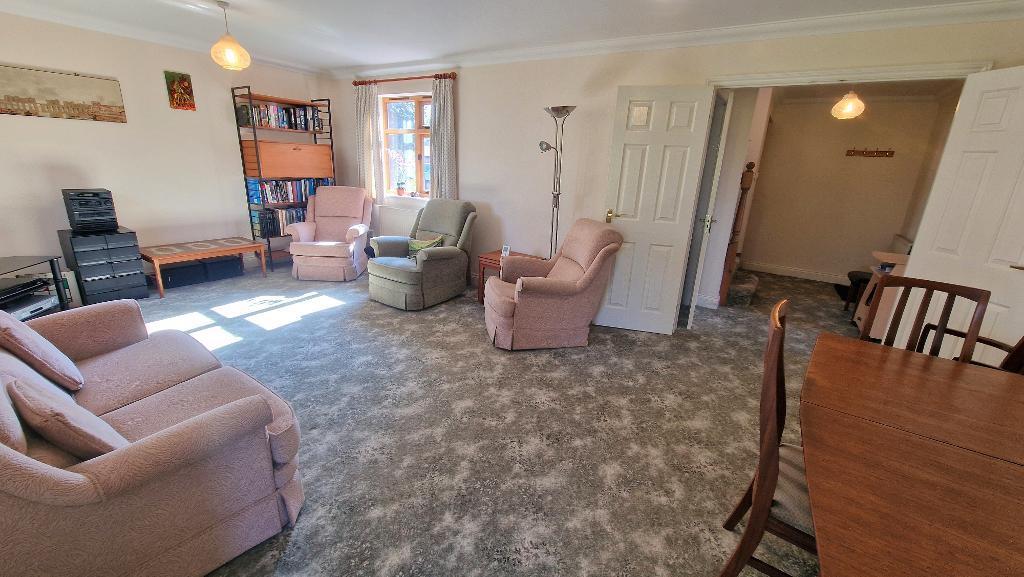 Sitting Room/Dining Room