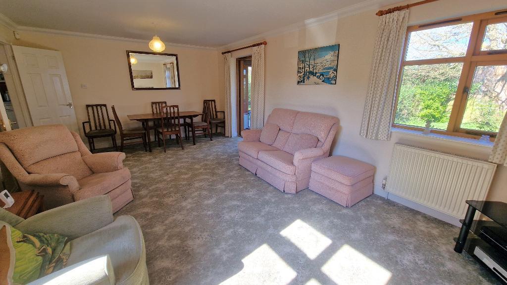 Sitting Room/Dining Room