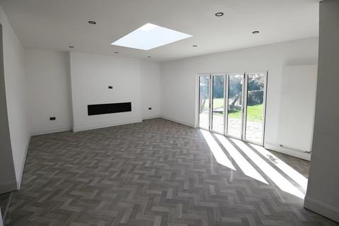 3 bedroom detached bungalow for sale, Elm Road, March, Cambridgeshire, PE15 8PG