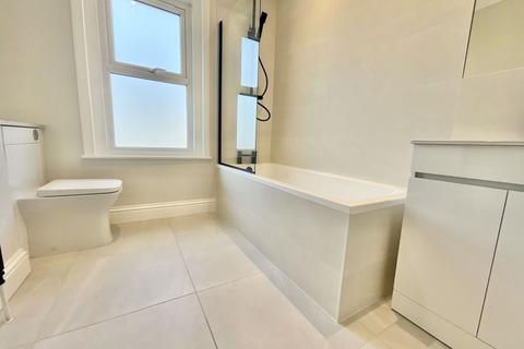 41 Grantham Road, Bournemouth, BH1 4NW
