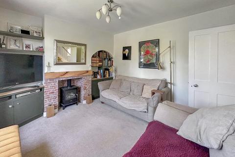 47 Leas Road, Warlingham, CR6 9LP