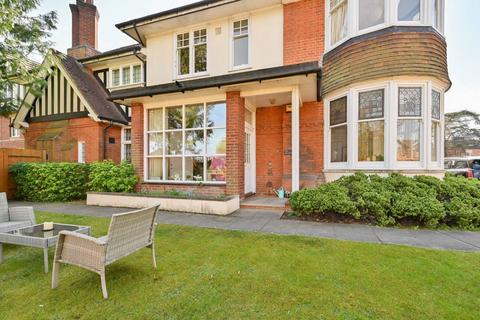 1 bedroom flat for sale, The Moorings, Bushey, WD23
