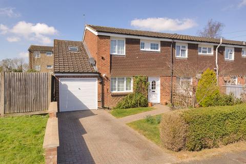 1 Fuggles Close, Paddock Wood, Tonbridge, TN12 6EH