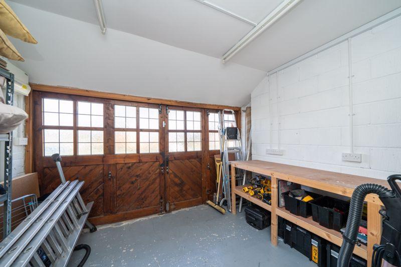Garage (store)