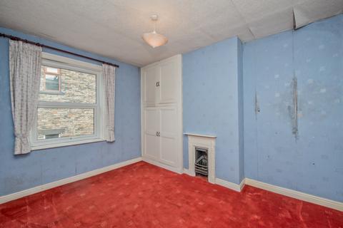 128 Westgate, Cleckheaton, BD19 5DR
