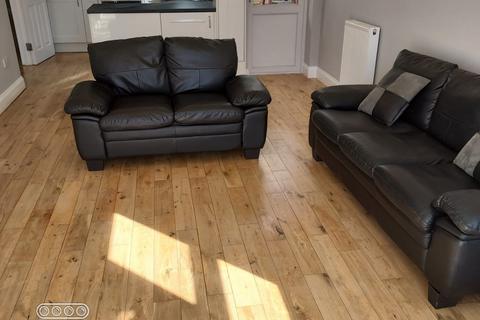3 bedroom flat to rent, Palmerston Road, Wood Green N22 8QX