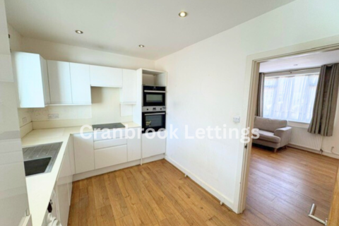 3 bedroom terraced house to rent, Poundfield Road, IG10 3PP