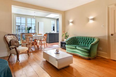 undefined, Fortis Green, London N2