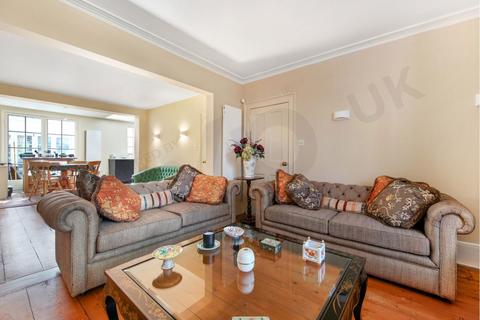 undefined, Fortis Green, London N2