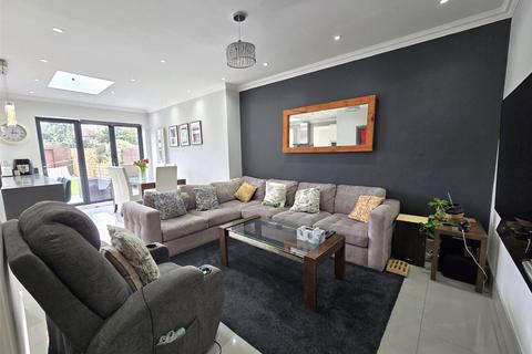 30 Dorset Waye, Hounslow, TW5 0ND