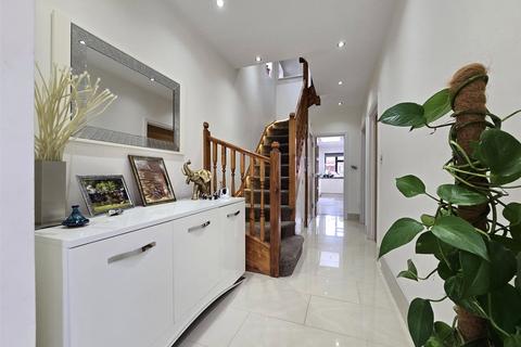 30 Dorset Waye, Hounslow, TW5 0ND