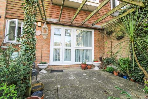 2 Green Acres, Croydon, CR0 5UW