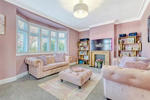 32 Greenways, Southend-on-sea, SS1 3BS