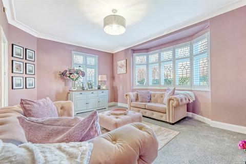 32 Greenways, Southend-on-sea, SS1 3BS
