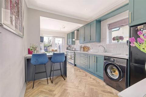 32 Greenways, Southend-on-sea, SS1 3BS