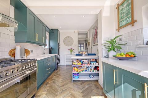 32 Greenways, Southend-on-sea, SS1 3BS