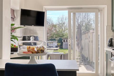 32 Greenways, Southend-on-sea, SS1 3BS