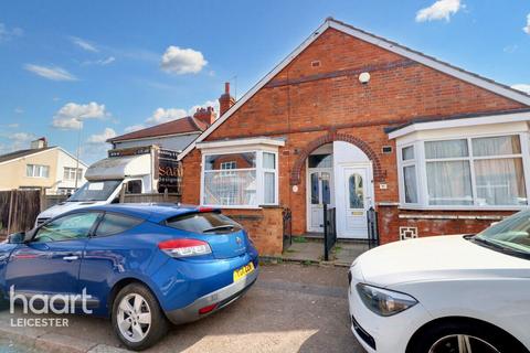 4 bedroom semi-detached house for sale, Huntingdon Road, Leicester