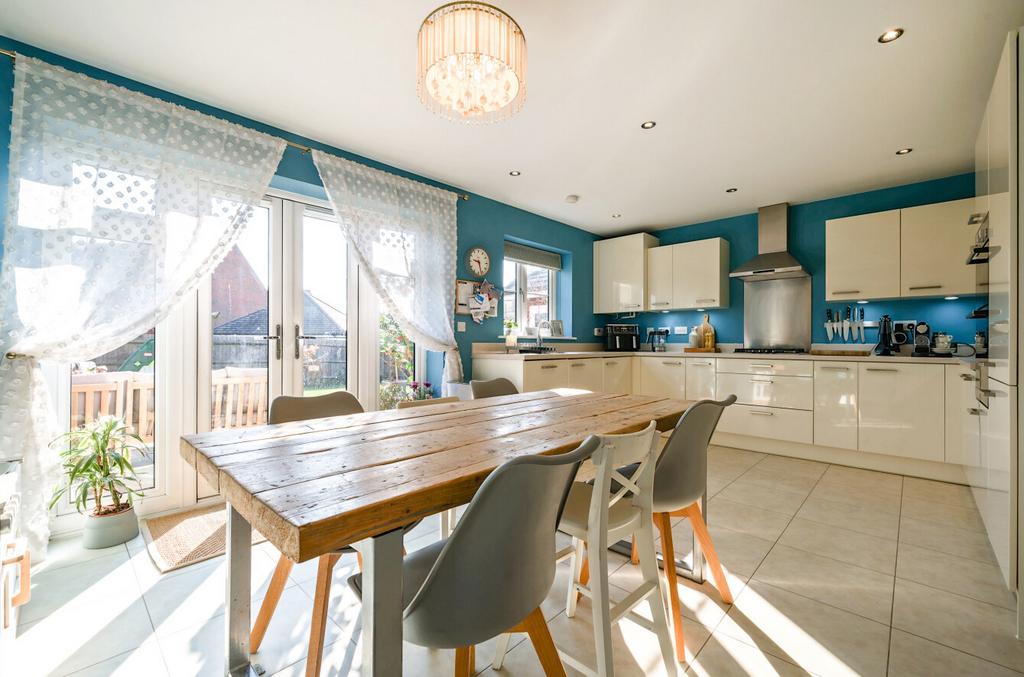 Kitchen/Dining Room