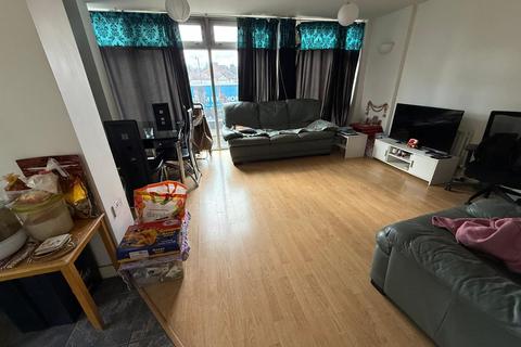 1 bedroom flat for sale, Flat , Roxborough Heights, Headstone Road, Harrow