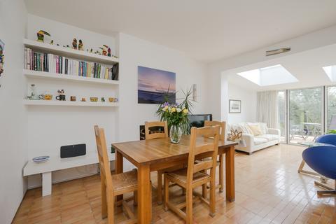 47 Boscombe Road, London, SW19 3AX