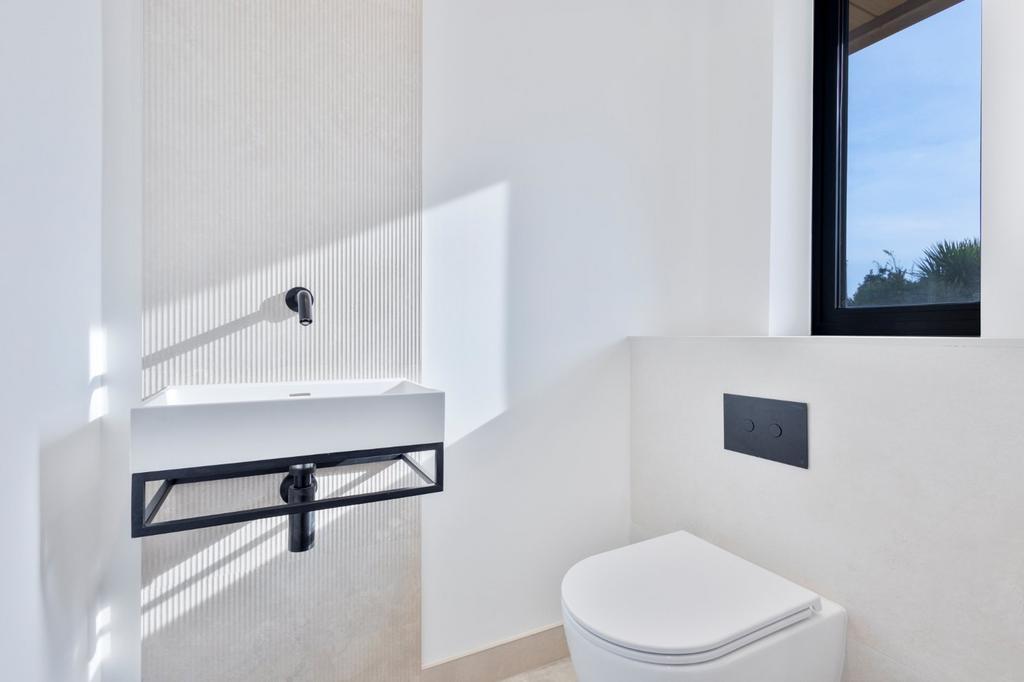 Cloakroom/Wc