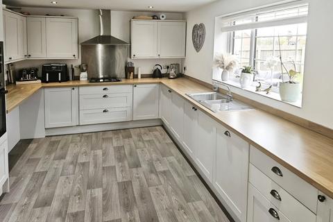 4 bedroom detached house for sale, Cambridge Crescent, Binbrook LN8
