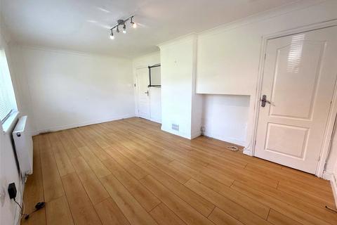 3 bedroom semi-detached house to rent, Castle Way, Kettering NN15