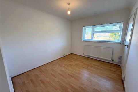 3 bedroom semi-detached house to rent, Castle Way, Kettering NN15