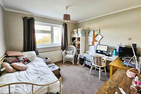 32 Rutherford Close, Sutton, SM2 5DR