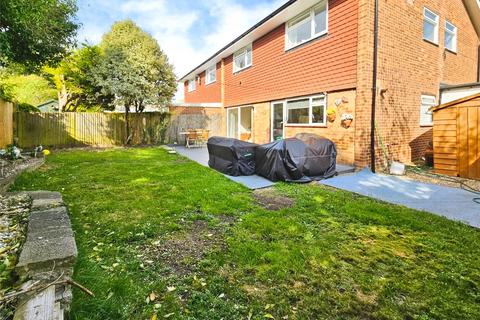 32 Rutherford Close, Sutton, SM2 5DR