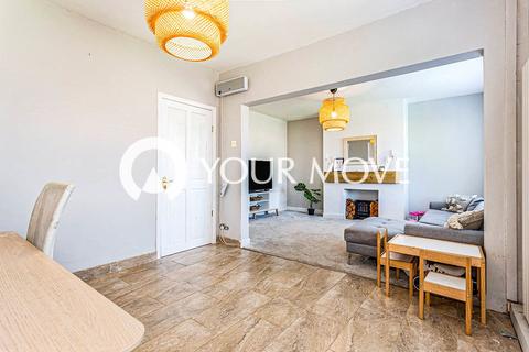 3 bedroom semi-detached house to rent, Green Avenue, Manchester M27