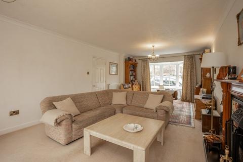 7 Balmoral Close, Leicester, LE2 3PZ