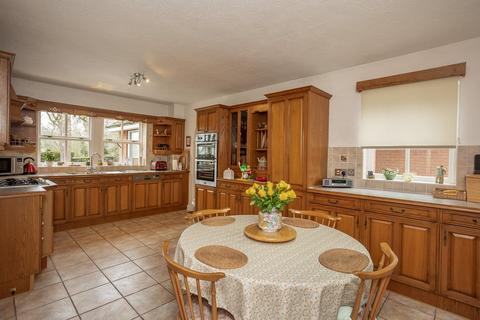 7 Balmoral Close, Leicester, LE2 3PZ