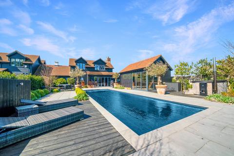 5 Farley Close, Banstead, SM7 3AW