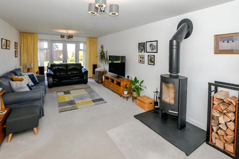 7 Mereheath Close, Davenham, Northwich, CW9 8SP